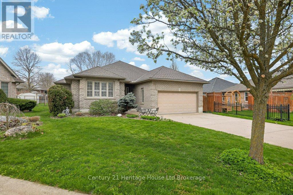 57 Wendy Calder Place, Woodstock, Ontario N4T 1T4 - Photo 2 - X13688462
