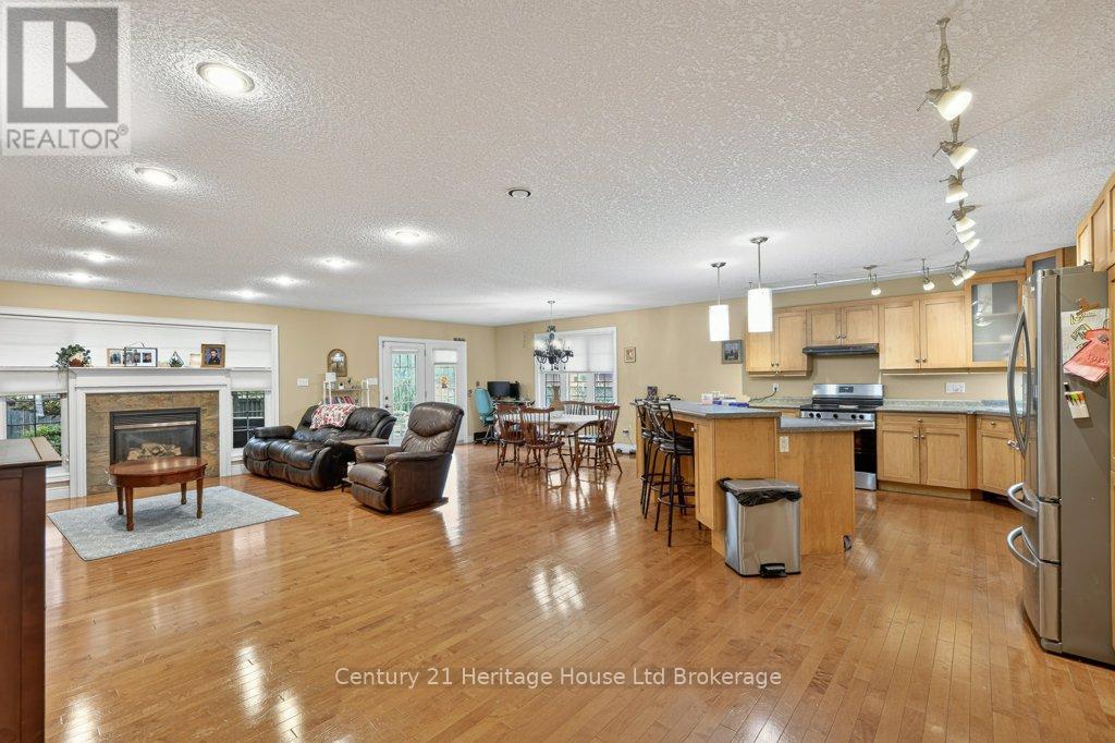 57 Wendy Calder Place, Woodstock, Ontario N4T 1T4 - Photo 5 - X13688462