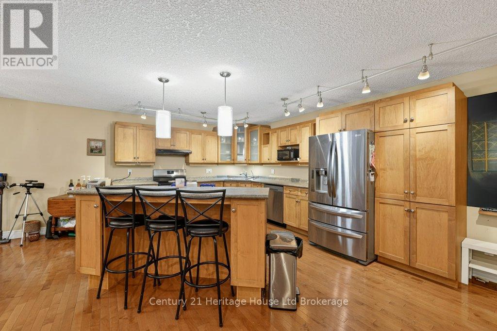 57 Wendy Calder Place, Woodstock, Ontario N4T 1T4 - Photo 6 - X13688462