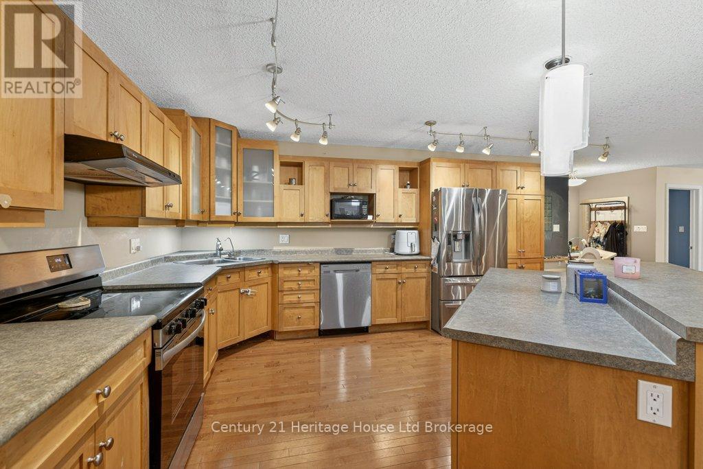 57 Wendy Calder Place, Woodstock, Ontario N4T 1T4 - Photo 8 - X13688462