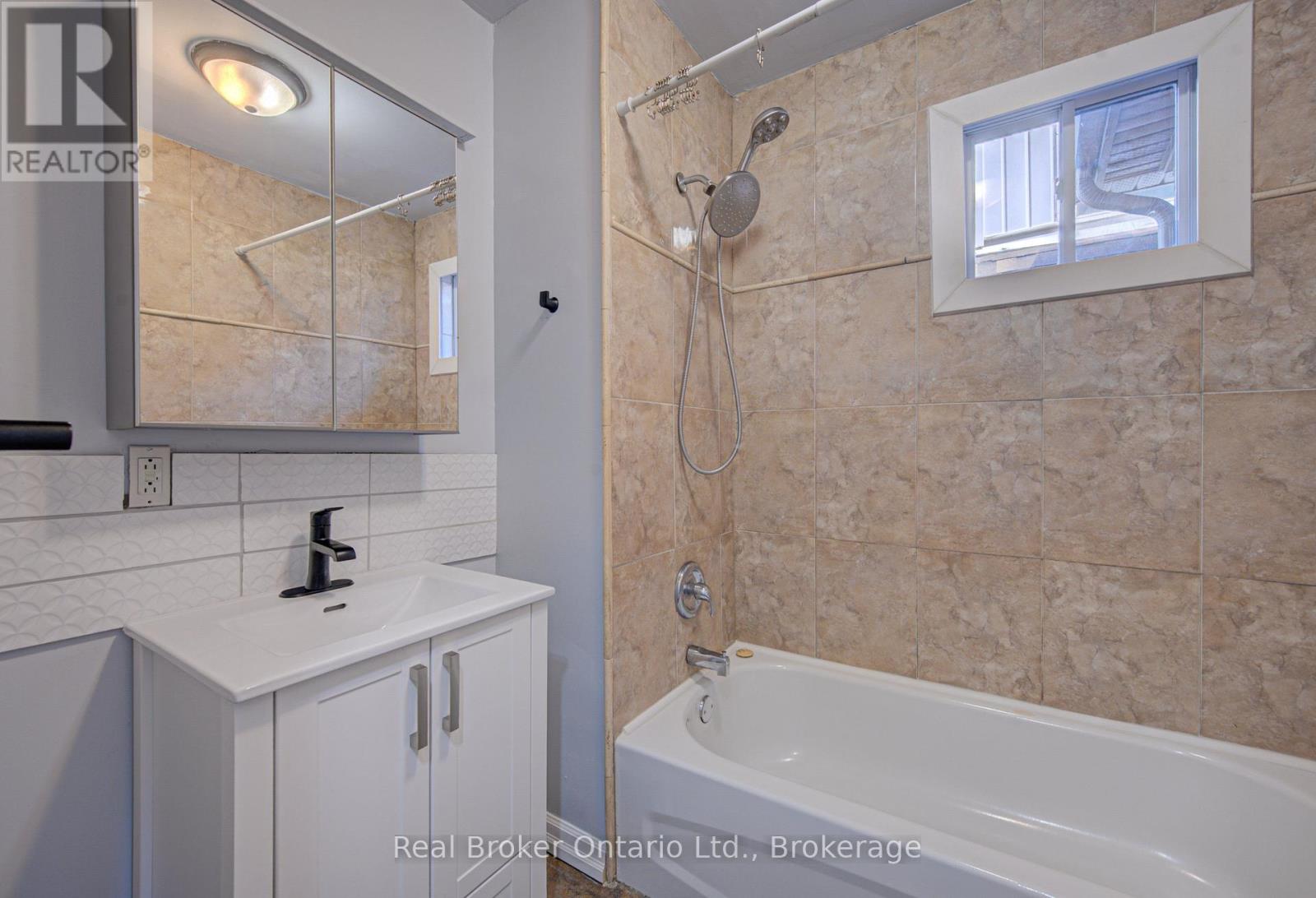 299 Bay Street N, Hamilton, Ontario  L8L 1M2 - Photo 25 - X13688412