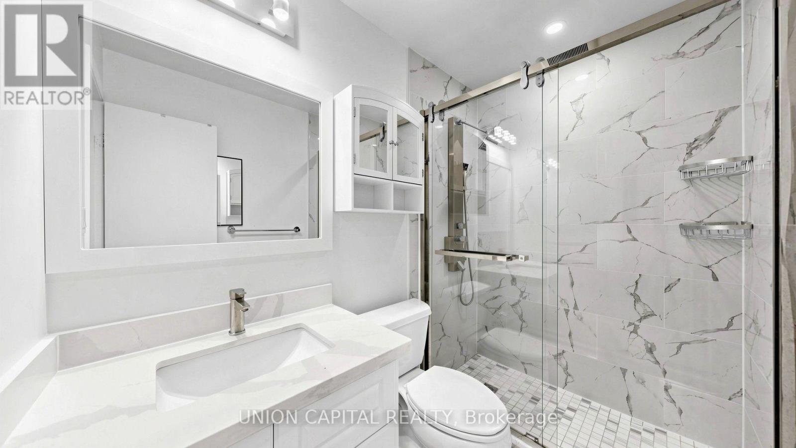 6 Windy Golf Way, Toronto, Ontario M3C 3A7 - Photo 10 - C13688406
