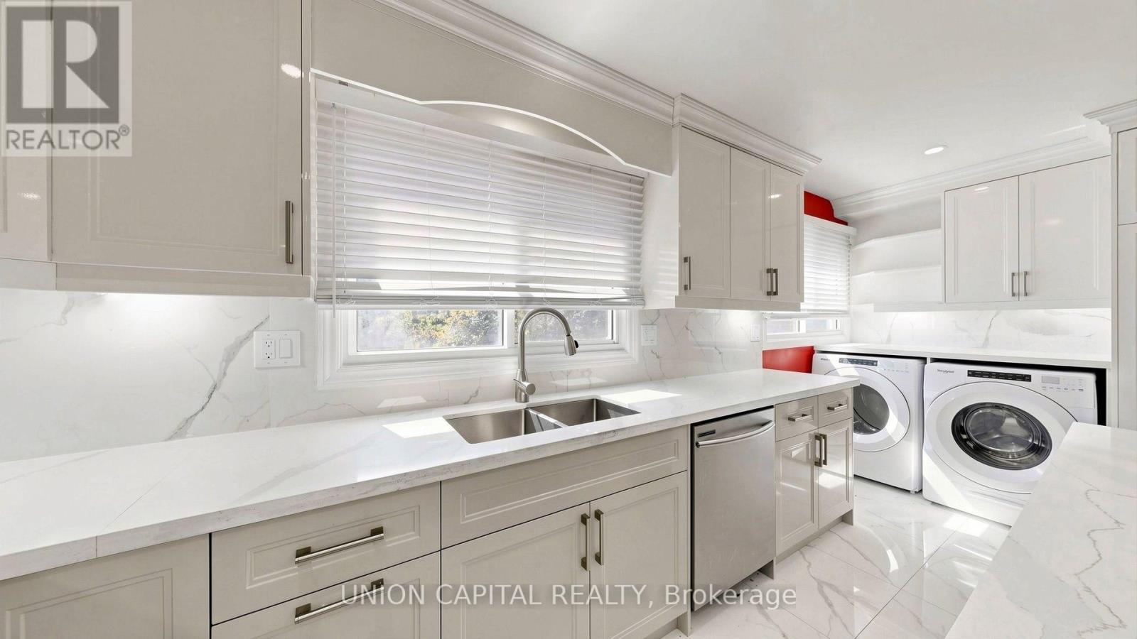 6 Windy Golf Way, Toronto, Ontario M3C 3A7 - Photo 8 - C13688406