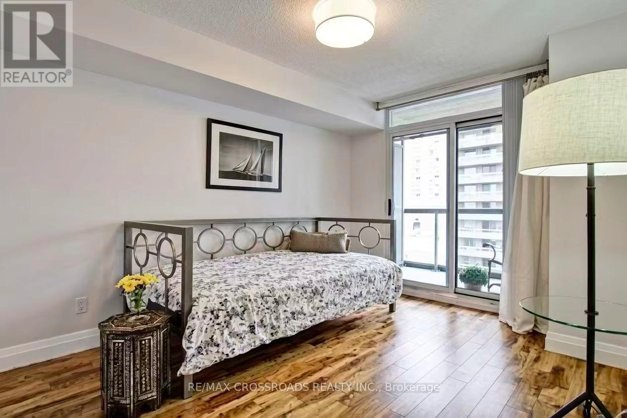 2012 - 28 Empress Avenue, Toronto, Ontario  M2N 6Z7 - Photo 5 - C13688430