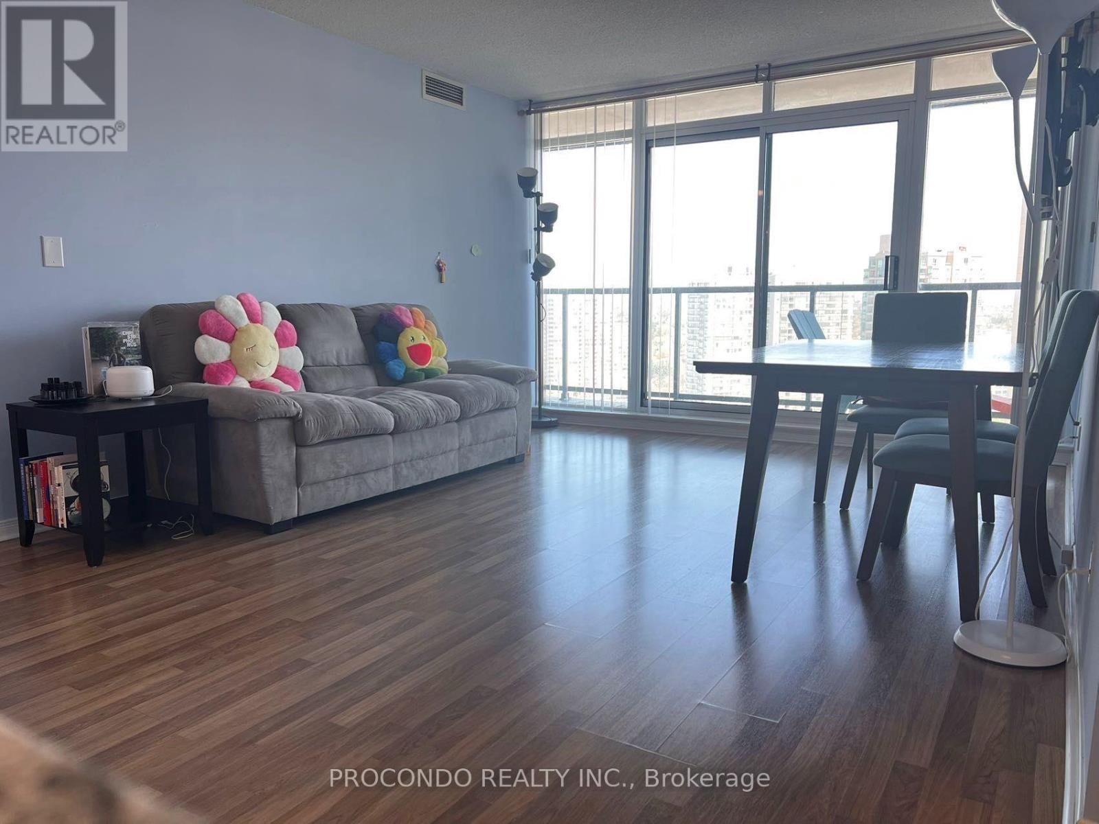 <div class="slider-price">$718,000</div><p>2308 - 5508 Yonge Street, Toronto, Ontario</p>