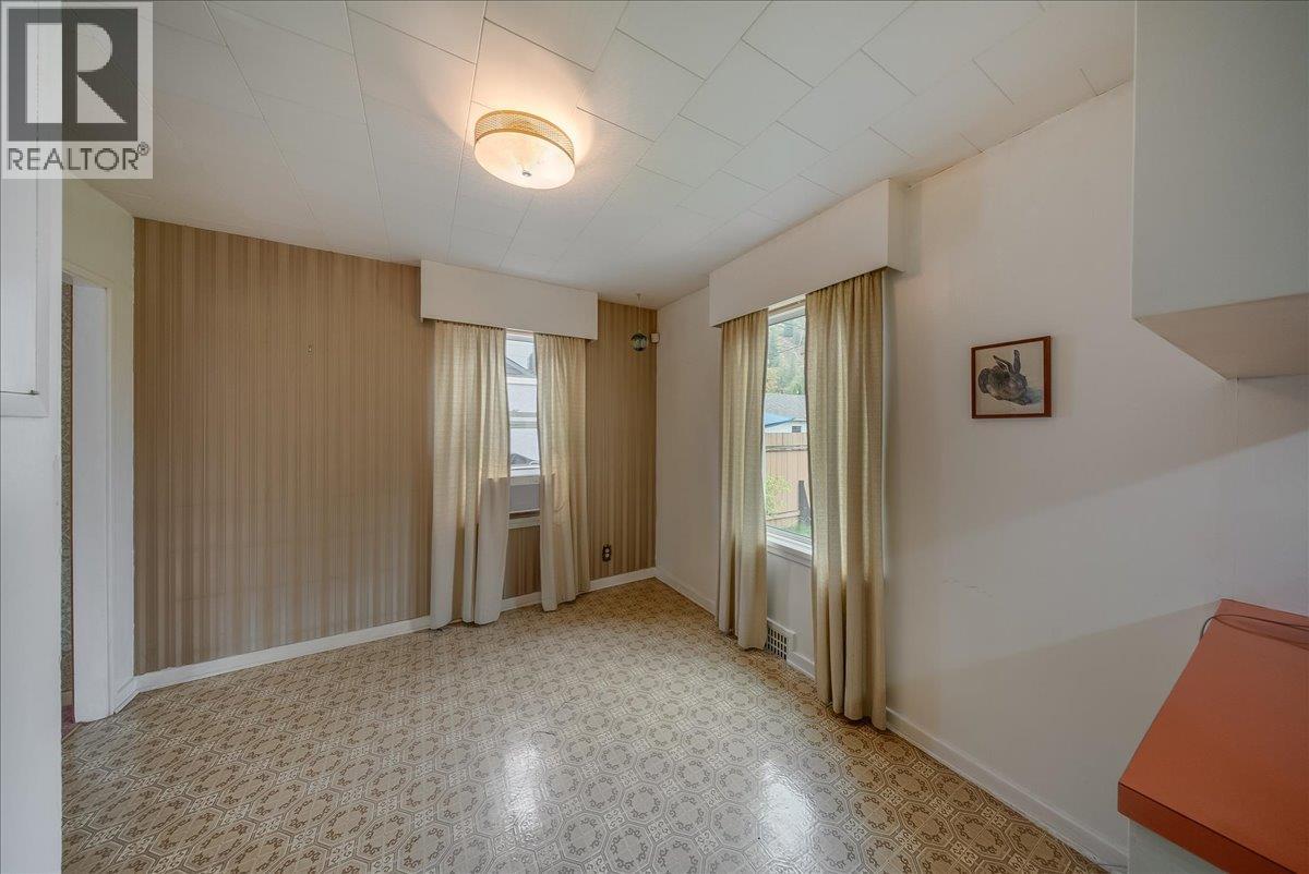 306 Sylvia Crescent, Trail, British Columbia V1R 1A5 - Photo 7 - 10397988