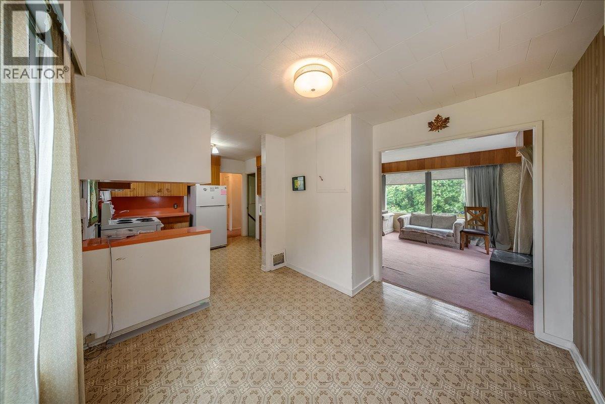 306 Sylvia Crescent, Trail, British Columbia V1R 1A5 - Photo 8 - 10397988