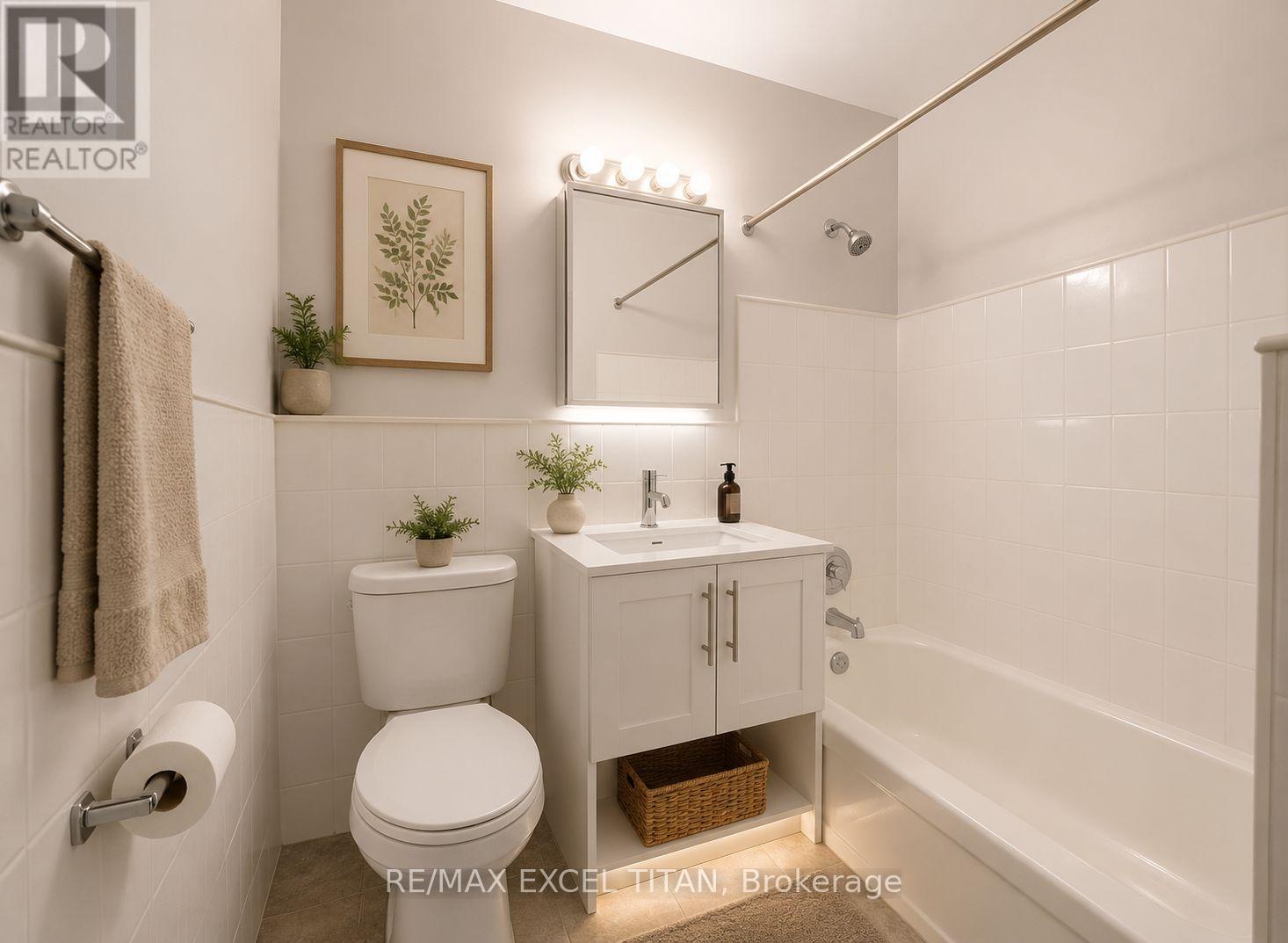 211 - 165 Cosburn Avenue, Toronto, Ontario  M4J 2L3 - Photo 11 - E13688490