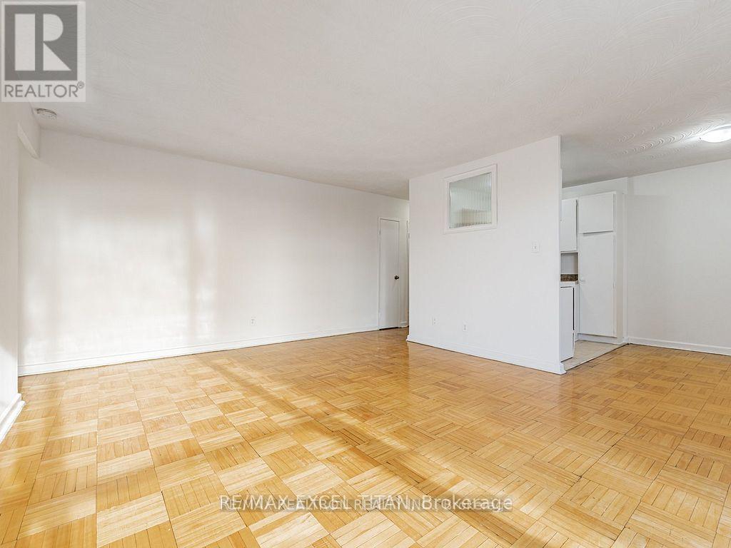 211 - 165 Cosburn Avenue, Toronto, Ontario  M4J 2L3 - Photo 5 - E13688490