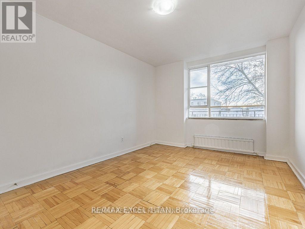 211 - 165 Cosburn Avenue, Toronto, Ontario  M4J 2L3 - Photo 6 - E13688490