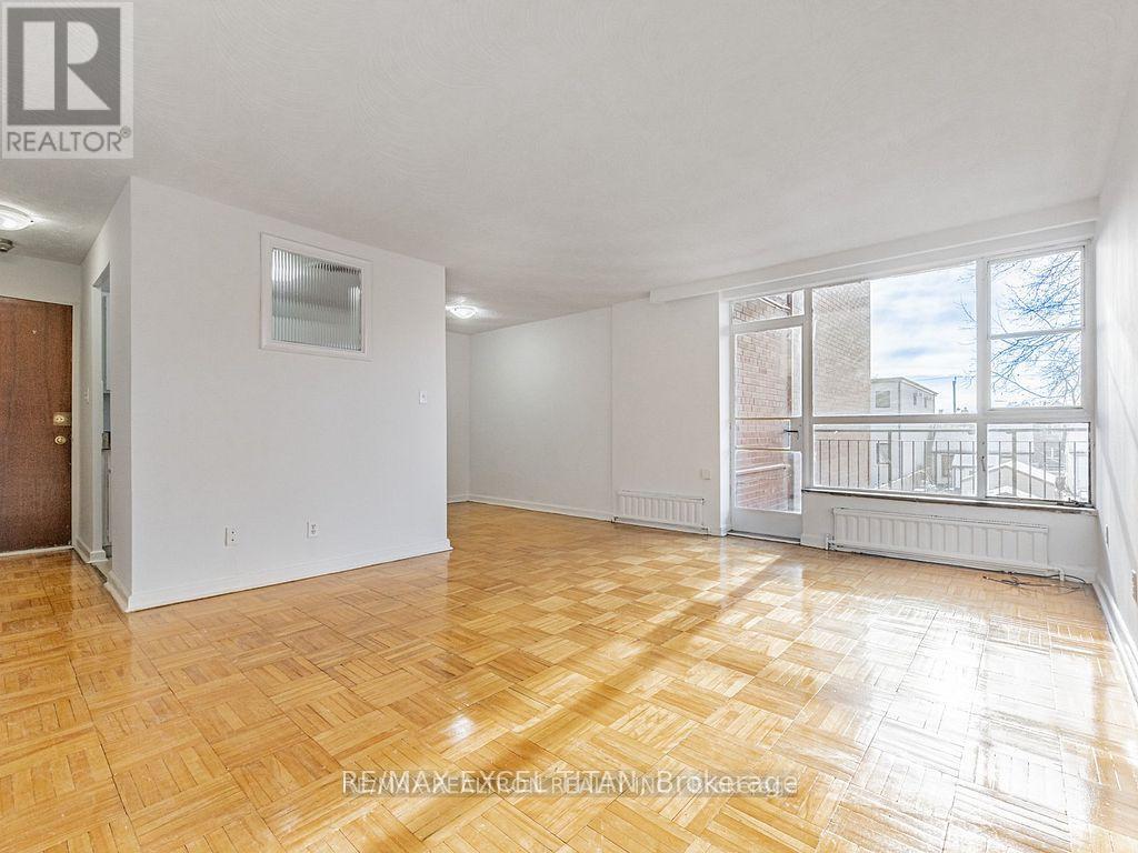 211 - 165 Cosburn Avenue, Toronto, Ontario  M4J 2L3 - Photo 7 - E13688490