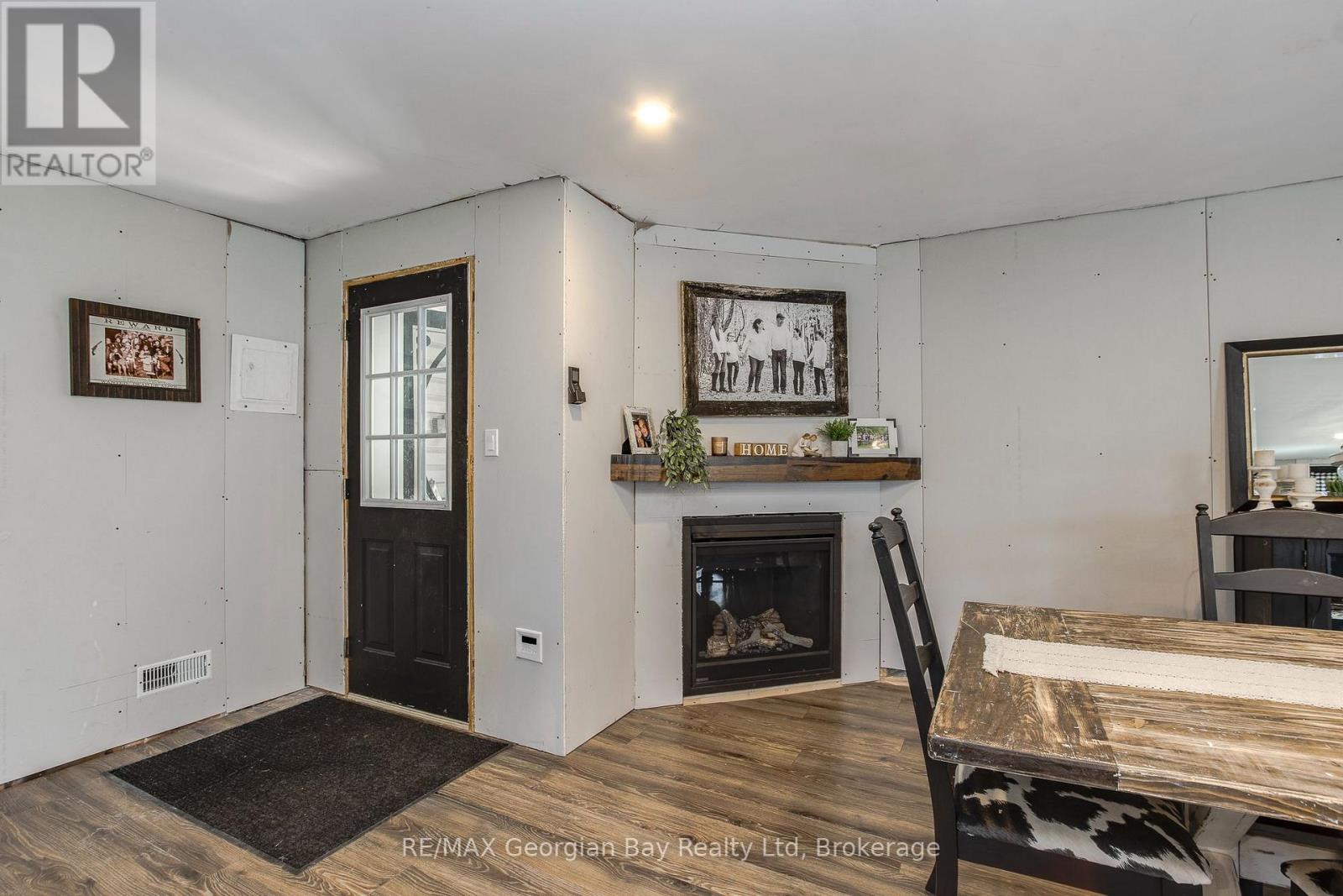 1046 Henry Street, Tay (Waverley), Ontario  L0L 1P0 - Photo 12 - S13688394