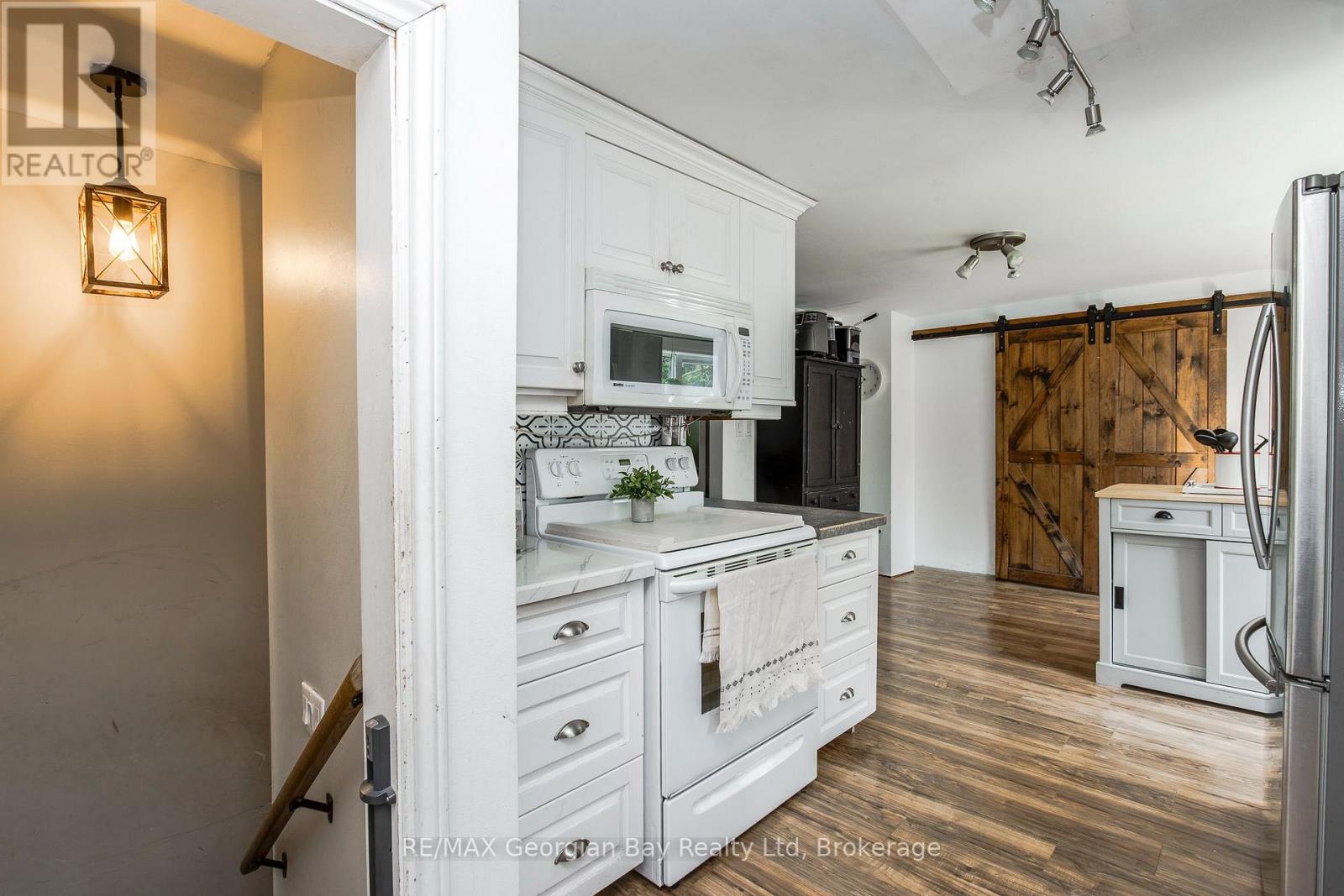 1046 Henry Street, Tay (Waverley), Ontario  L0L 1P0 - Photo 15 - S13688394