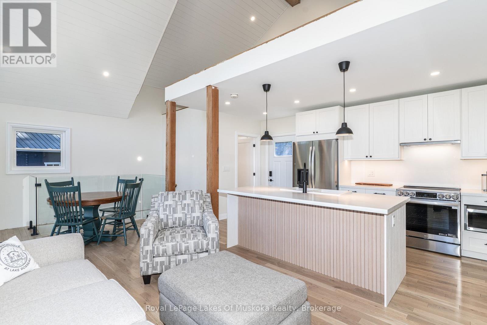 1361 Rosseau Lake 2 Road, Muskoka Lakes (Watt), Ontario  P0B 1M0 - Photo 15 - X13688436
