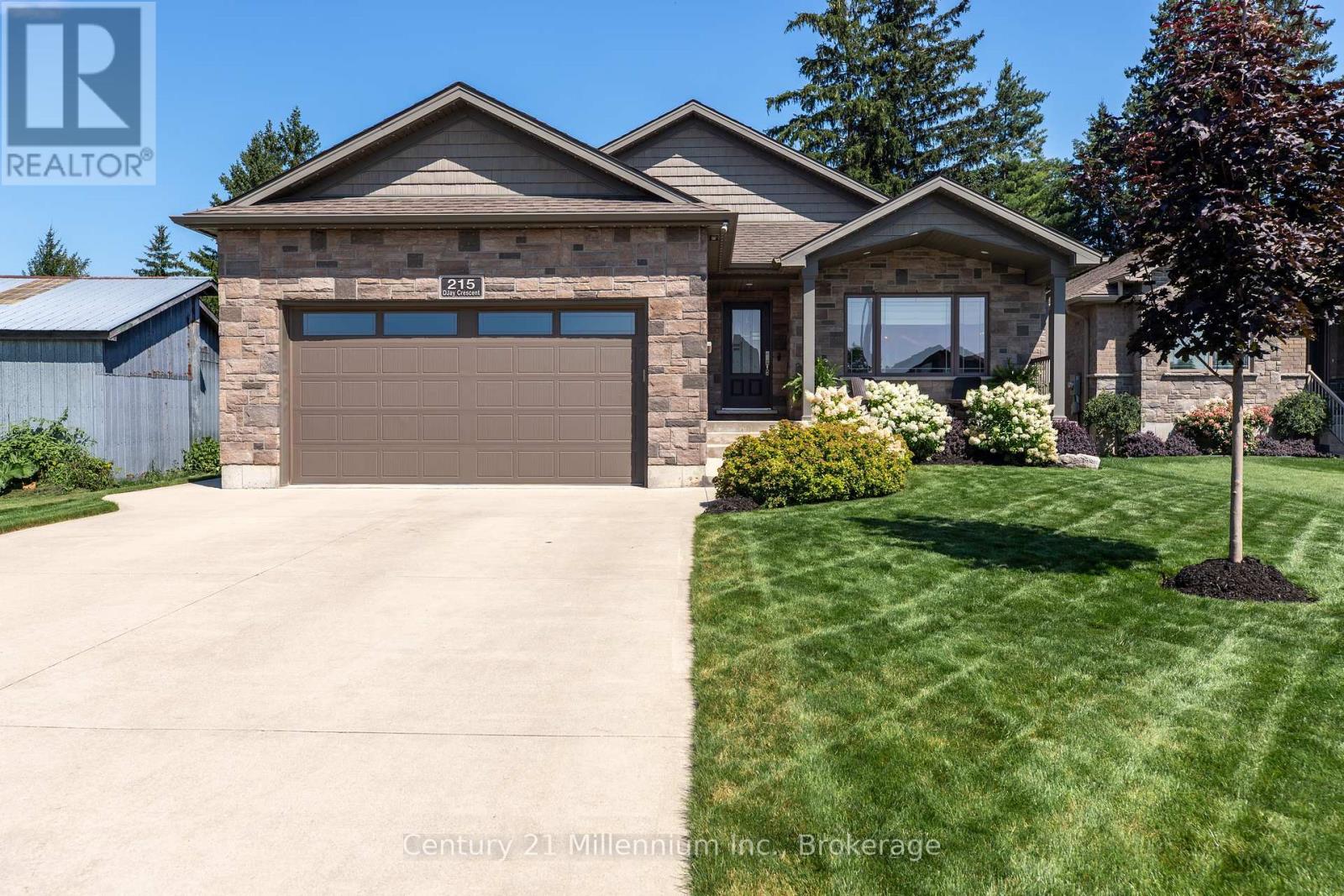 215 DJAY CRESCENT, West Grey, Ontario