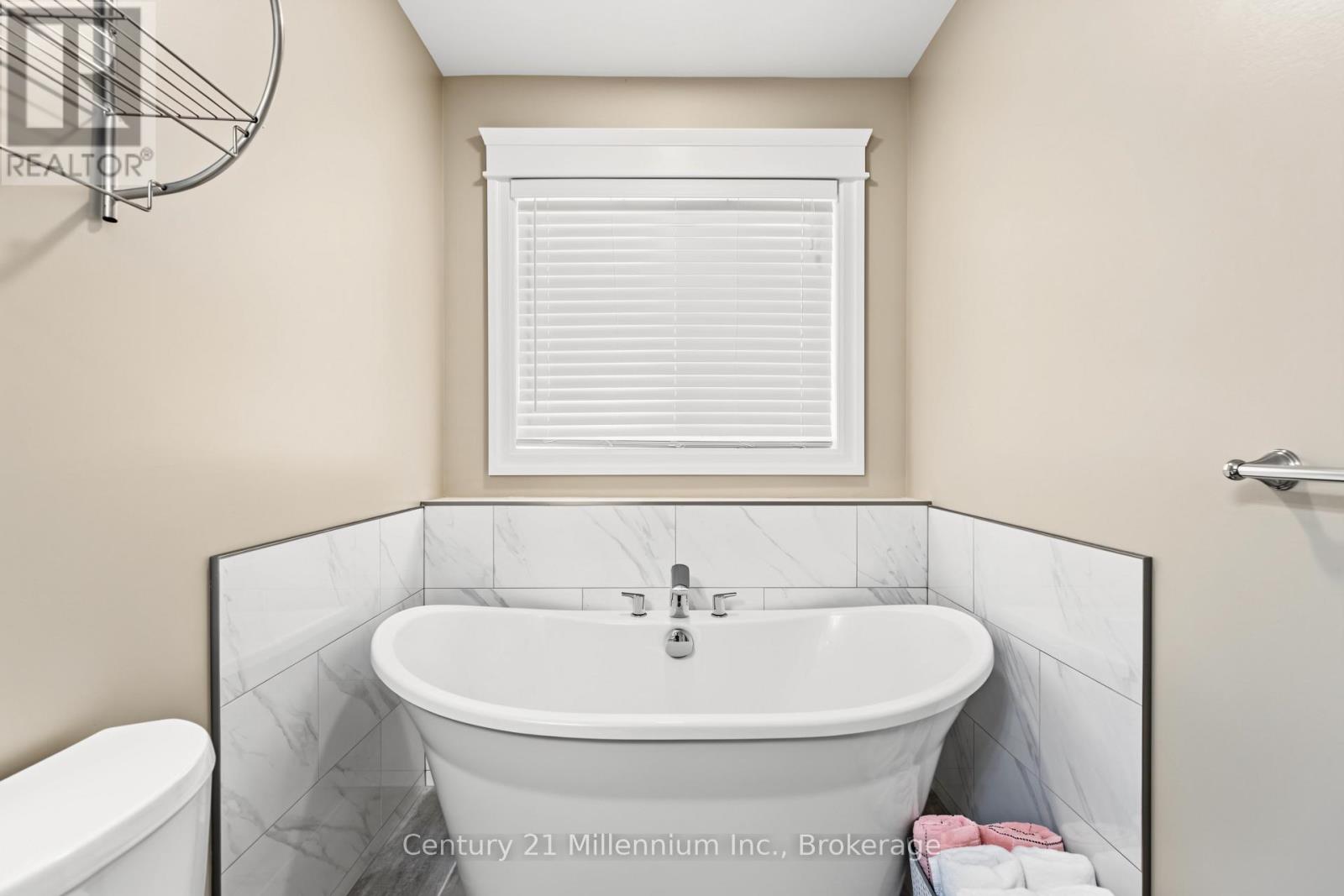 215 Djay Crescent, West Grey, Ontario  N0G 1R0 - Photo 23 - X13688478