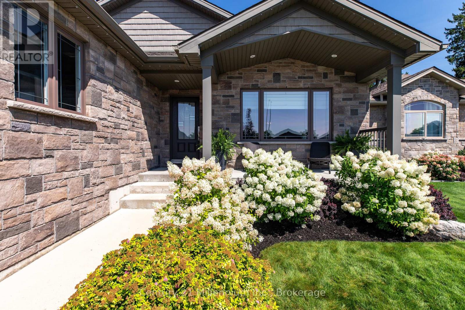 215 Djay Crescent, West Grey, Ontario  N0G 1R0 - Photo 5 - X13688478