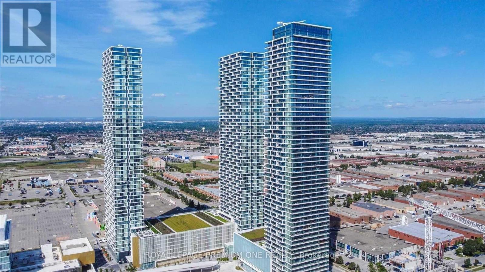5 Buttermill Avenue, Vaughan, Ontario  L4K 0J5 - Photo 3 - N13688468