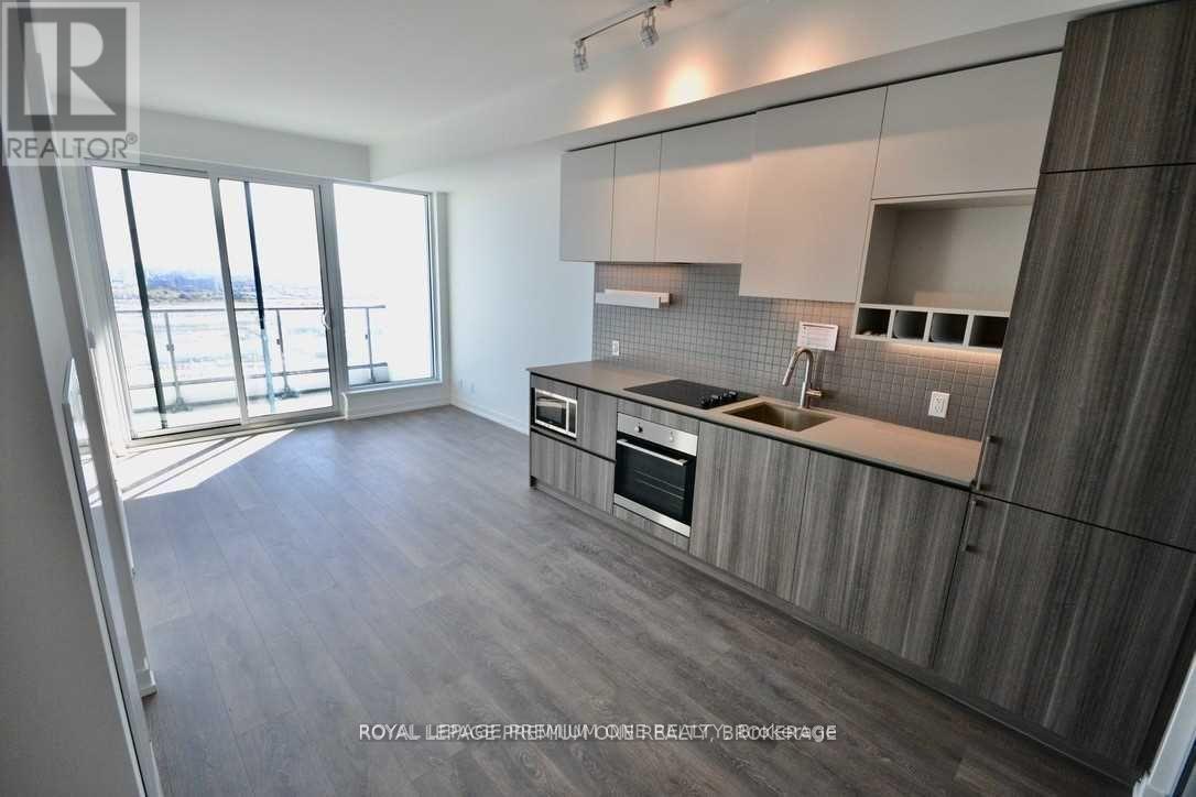 5 Buttermill Avenue, Vaughan, Ontario  L4K 0J5 - Photo 6 - N13688468