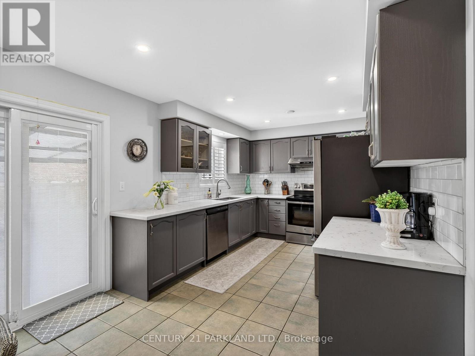 181 Purcell Crescent, Vaughan, Ontario  L6A 3C5 - Photo 11 - N13688546