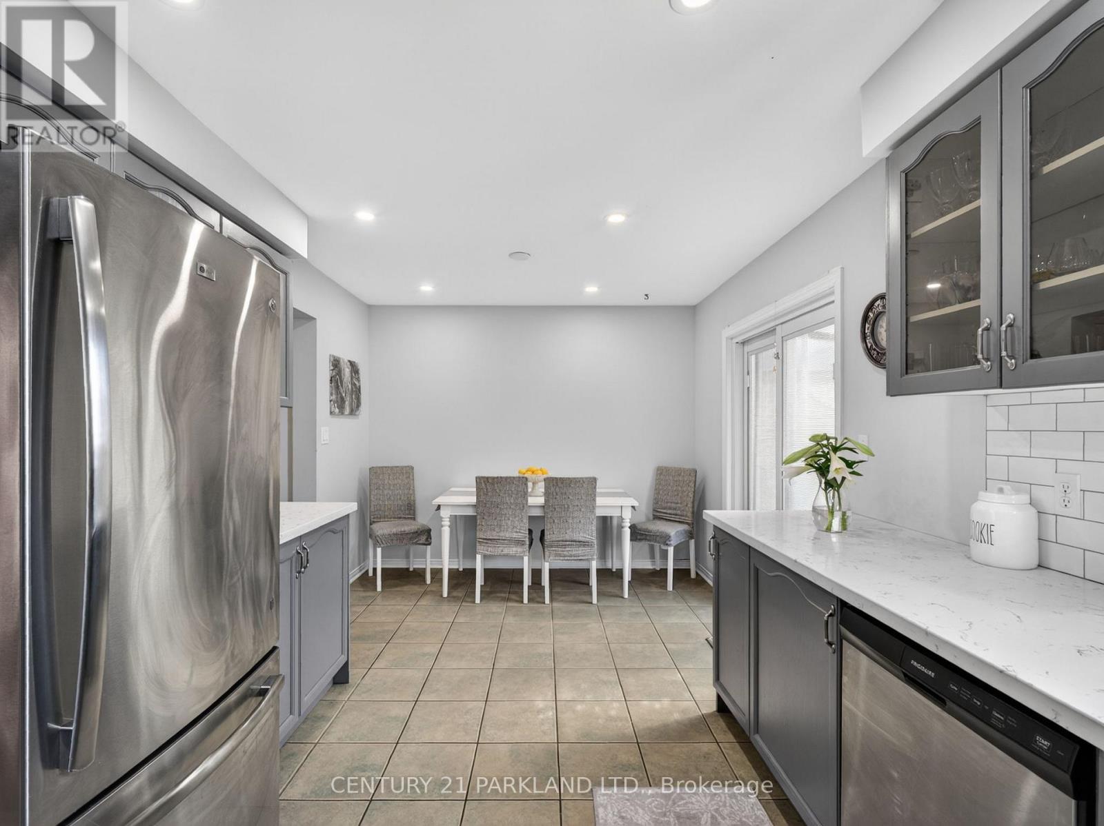 181 Purcell Crescent, Vaughan, Ontario  L6A 3C5 - Photo 16 - N13688546