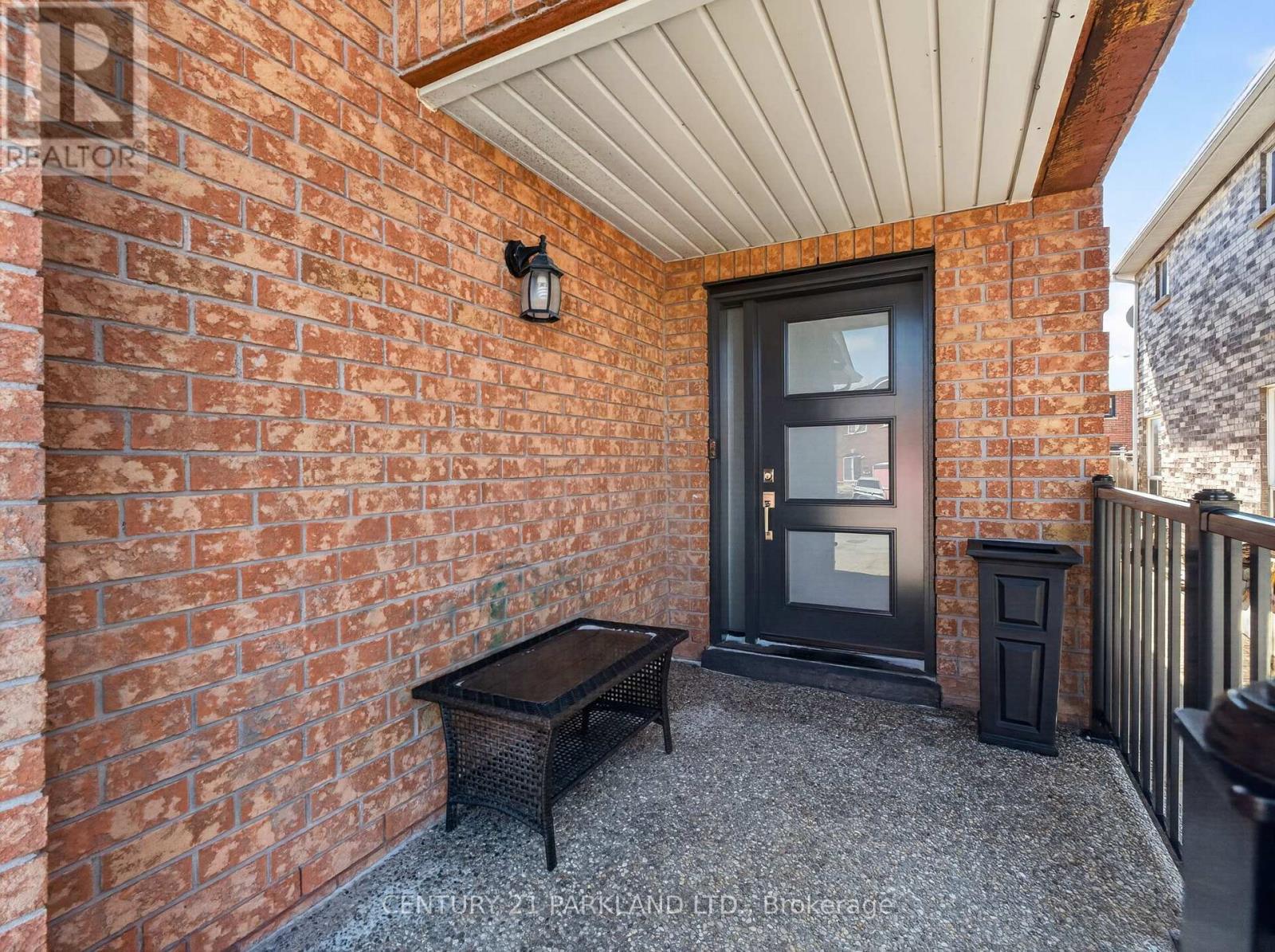 181 Purcell Crescent, Vaughan, Ontario  L6A 3C5 - Photo 3 - N13688546