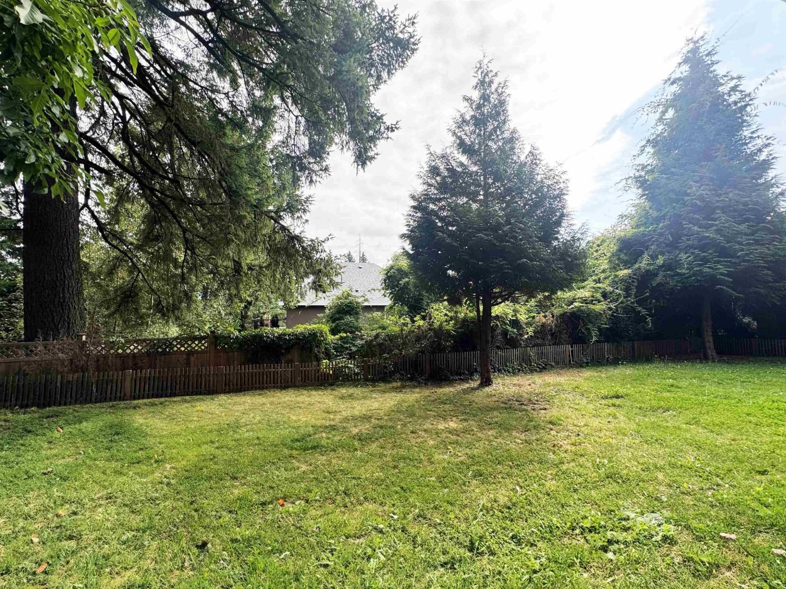 Ground Suite-14000 Wellington Crescent, Surrey, British Columbia  V3R 9H2 - Photo 1 - R3156862