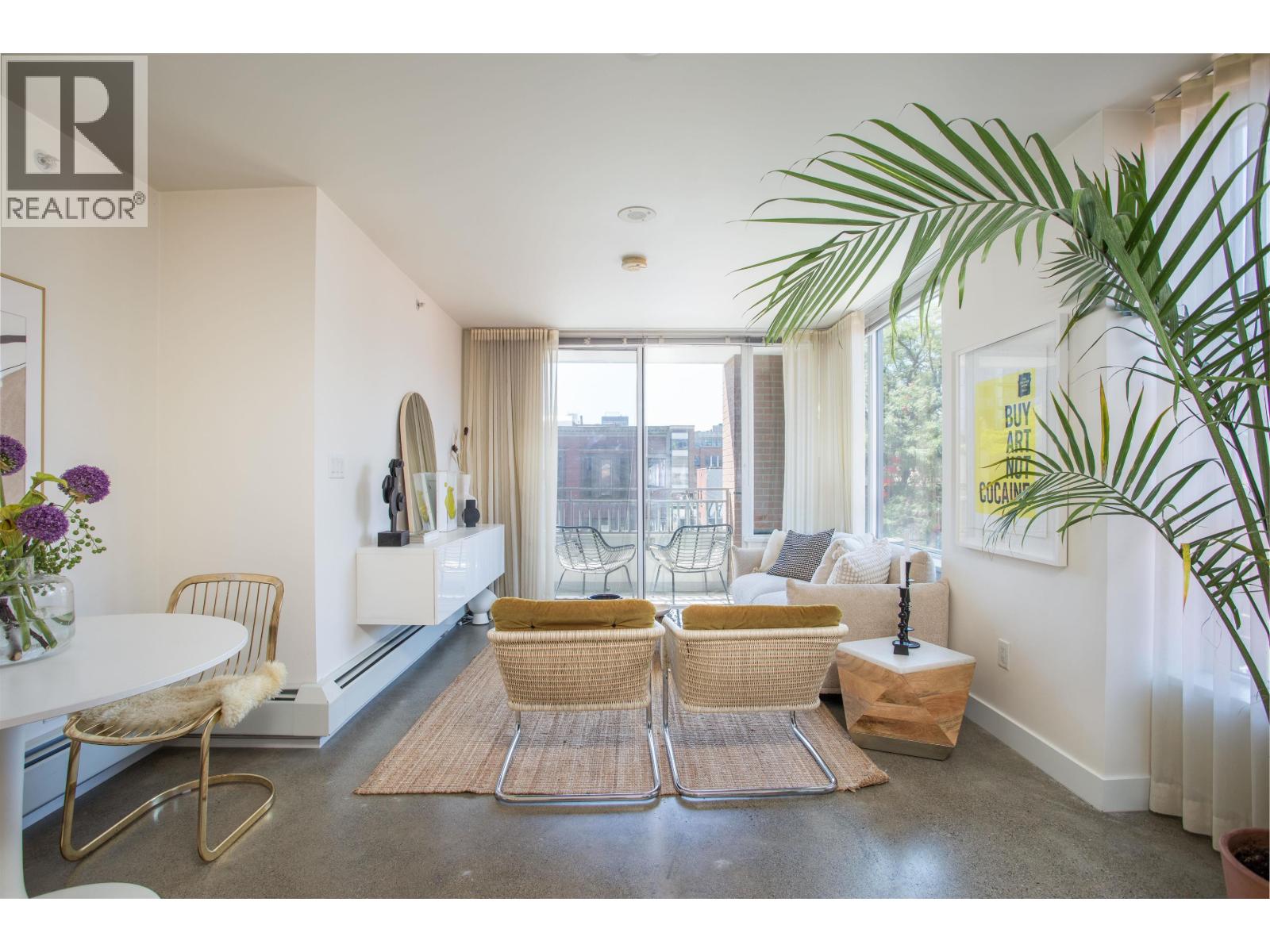 307 231 E Pender Street, Vancouver, British Columbia V6A 0G3 - Photo 1 - R3119036
