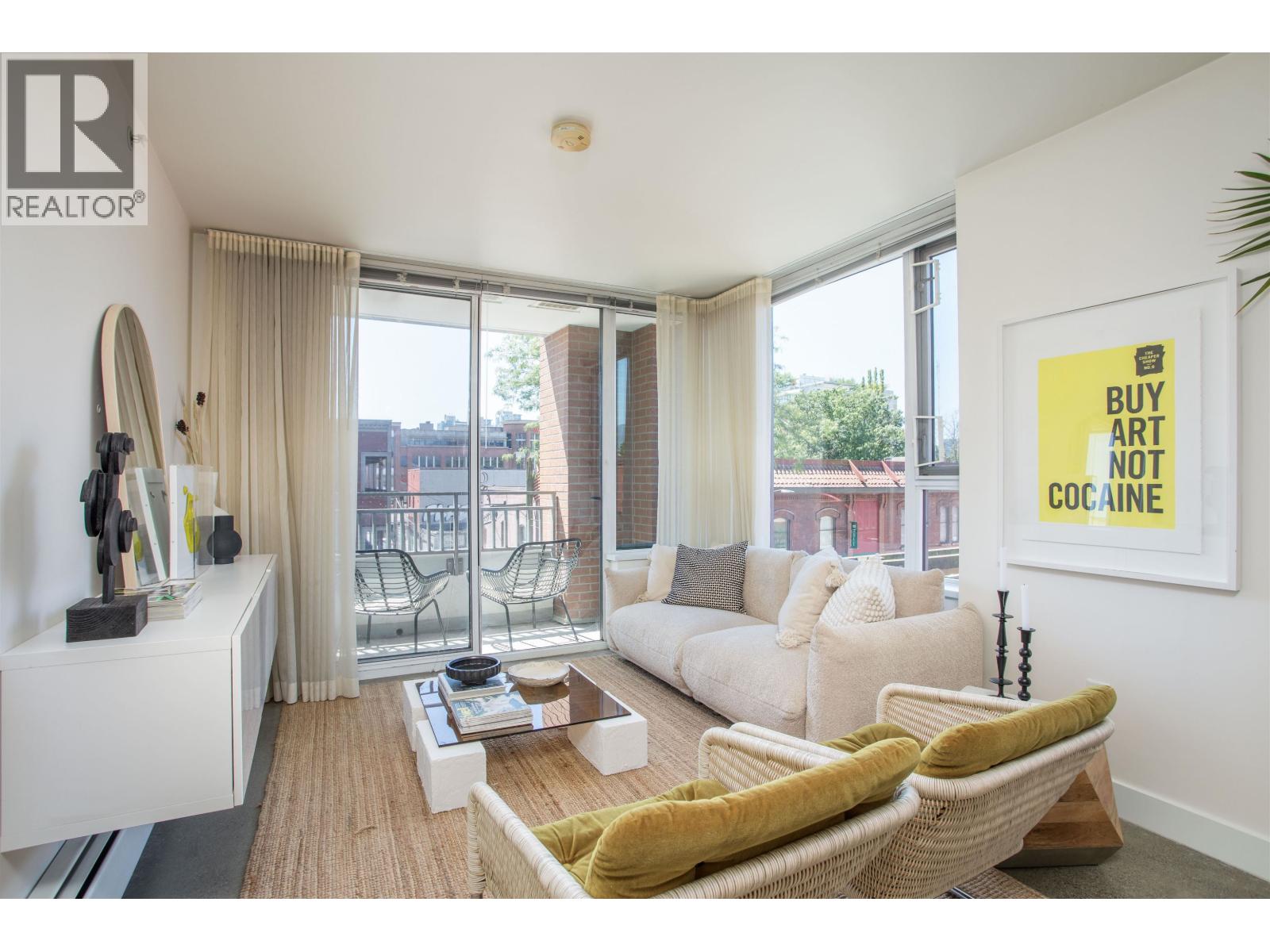 307 231 E Pender Street, Vancouver, British Columbia V6A 0G3 - Photo 2 - R3119036
