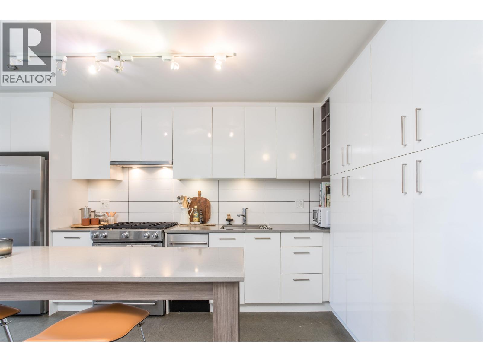 307 231 E Pender Street, Vancouver, British Columbia V6A 0G3 - Photo 10 - R3119036
