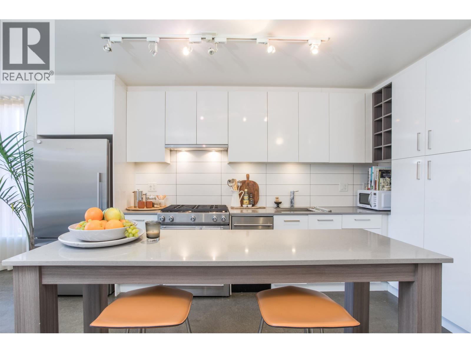 307 231 E Pender Street, Vancouver, British Columbia V6A 0G3 - Photo 11 - R3119036