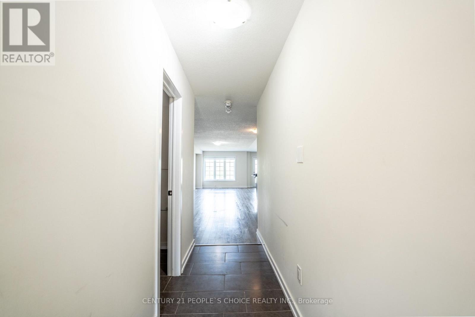 108 Golden Spring Drive, Brampton, Ontario L7A 4N7 - Photo 5 - W13604328