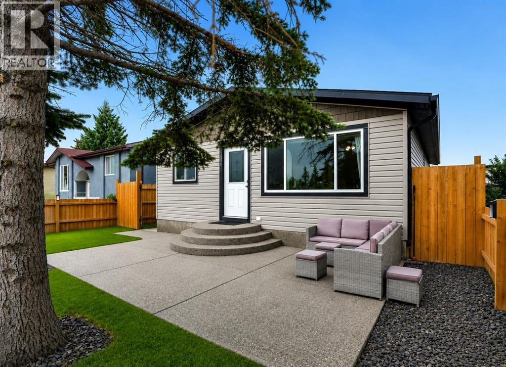 896 Rundlecairn Way NE, Calgary, Alberta