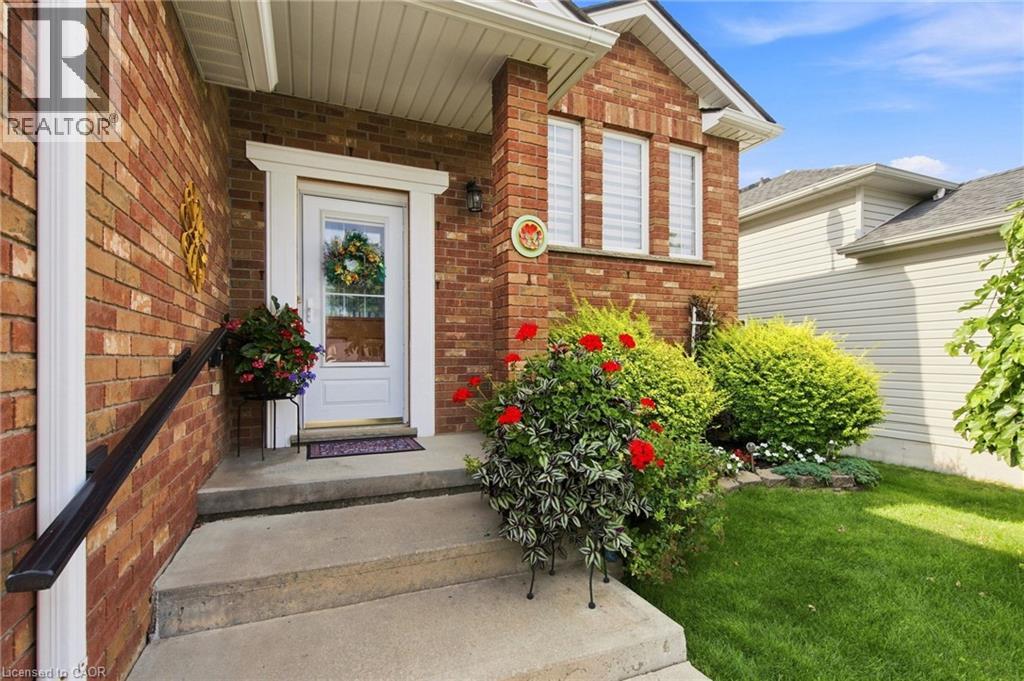 32 Brewster Way, Brantford, Ontario  N3T 6N4 - Photo 3 - 40856375
