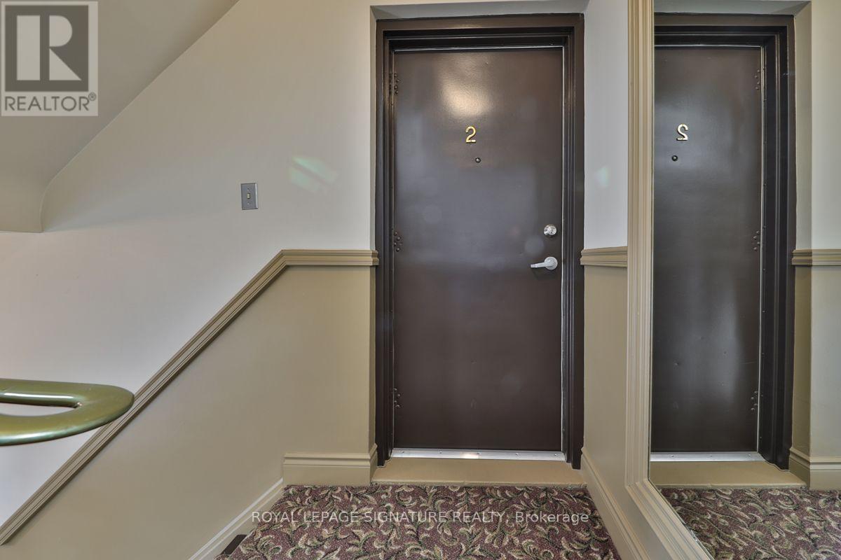 2 - 65 Mississauga Road, Mississauga, Ontario  L5H 2H9 - Photo 2 - W13688428
