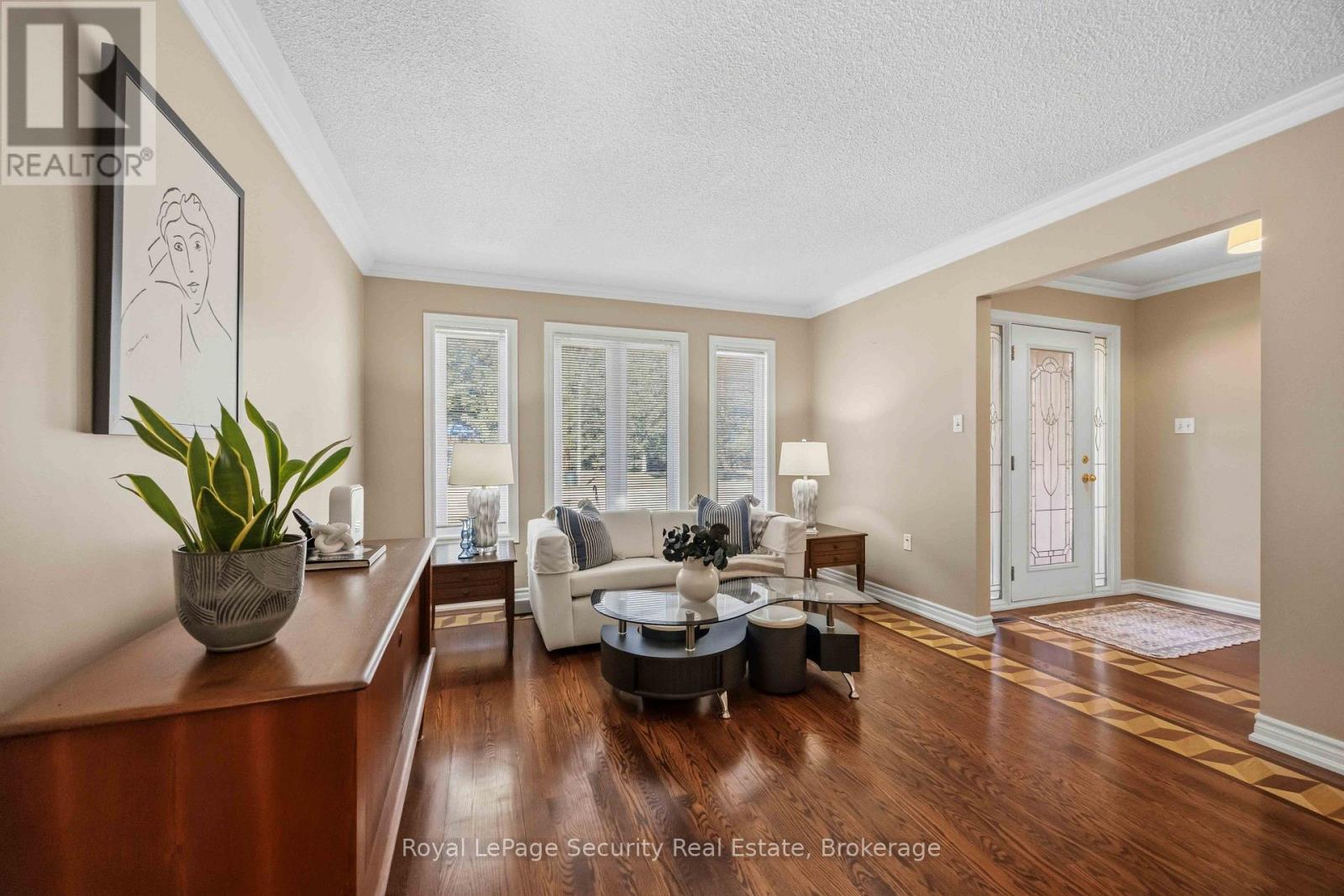 46 Birchway Place, Halton Hills, Ontario  L7J 2X7 - Photo 5 - W13688450