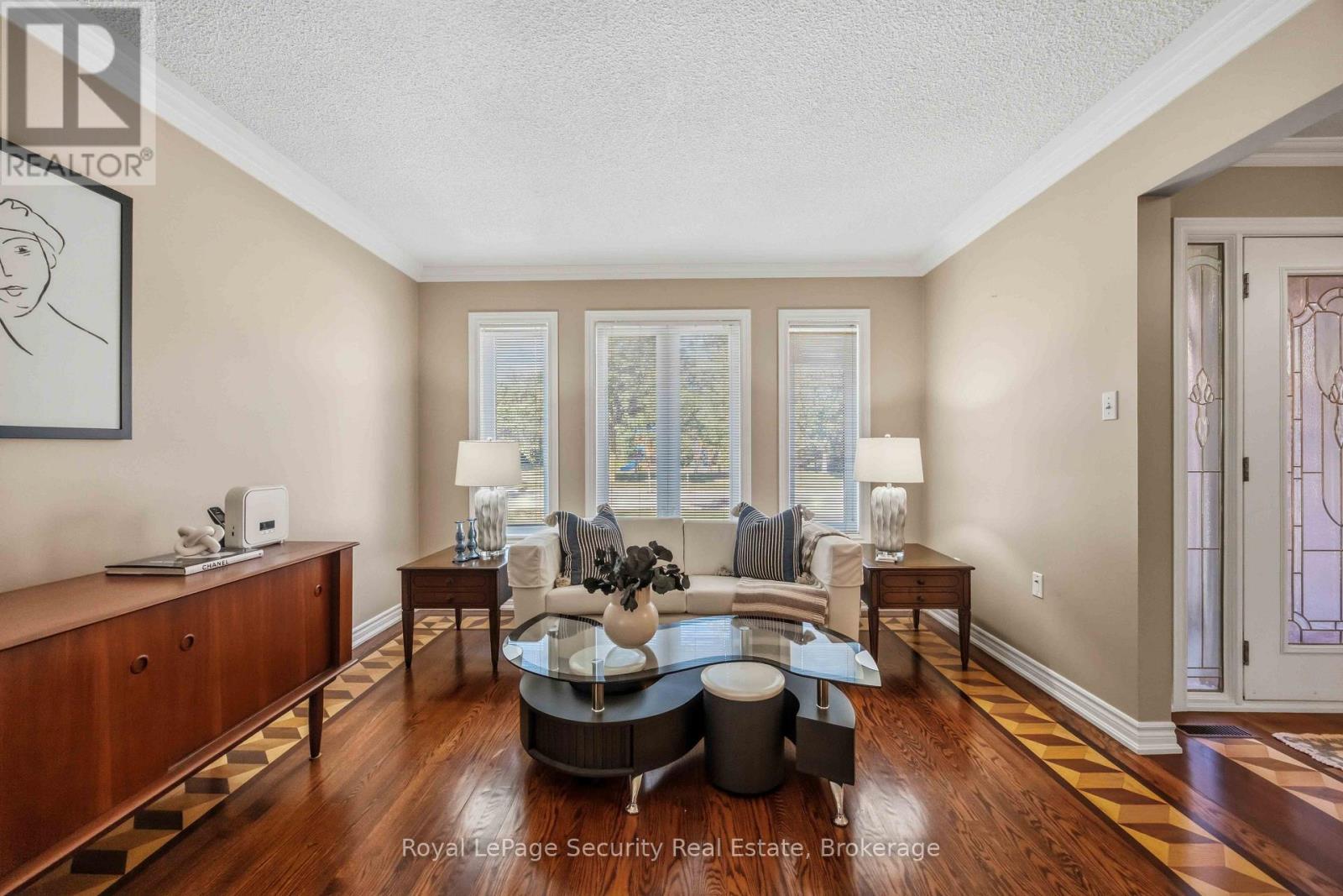 46 Birchway Place, Halton Hills, Ontario  L7J 2X7 - Photo 6 - W13688450
