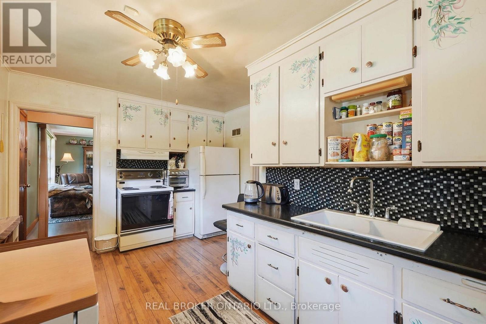 21 Oakwood Avenue, Kitchener, Ontario  N2H 6G8 - Photo 16 - X13688442