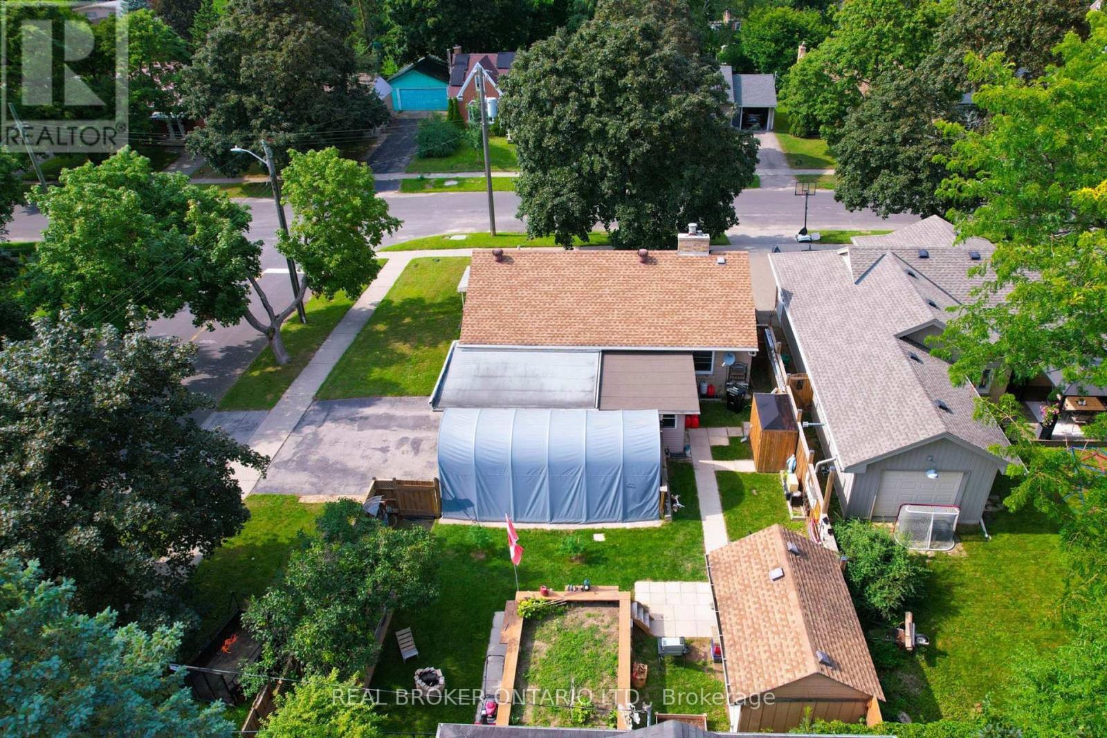 21 Oakwood Avenue, Kitchener, Ontario  N2H 6G8 - Photo 8 - X13688442