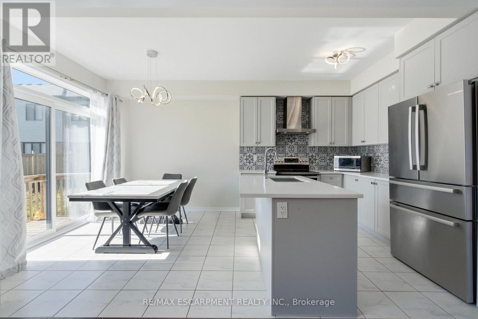 8 Magdalena Street, Hamilton, Ontario  L8K 5R9 - Photo 10 - X13688498