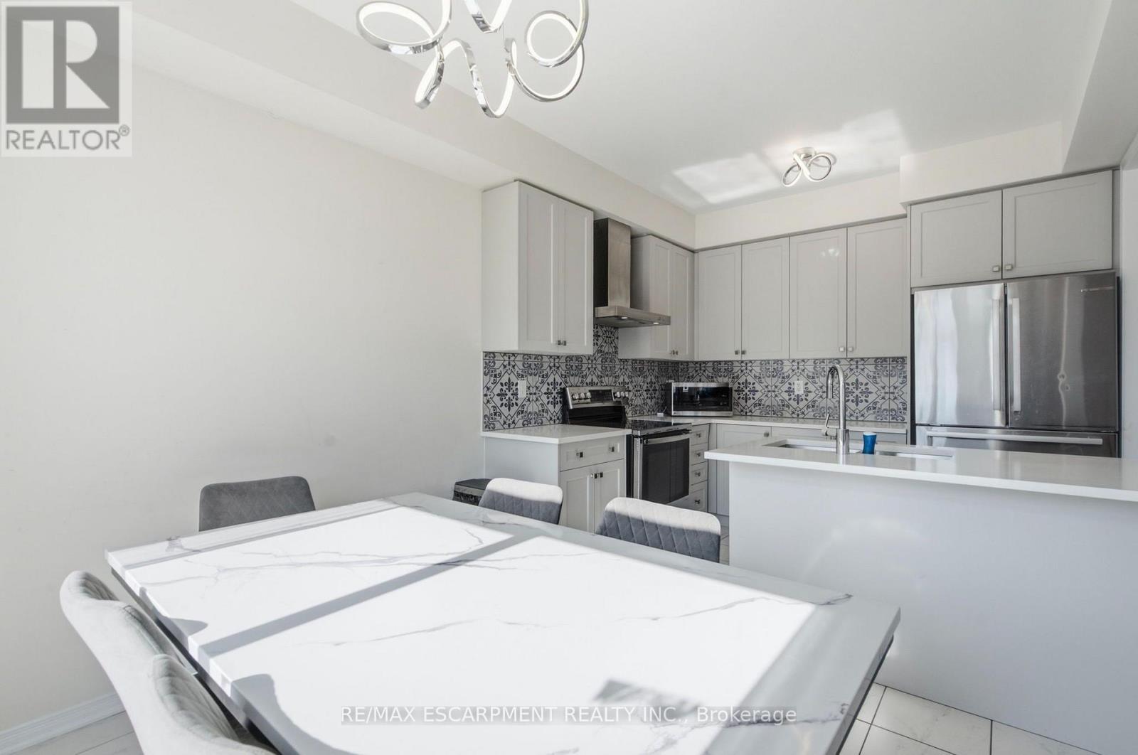 8 Magdalena Street, Hamilton, Ontario  L8K 5R9 - Photo 11 - X13688498