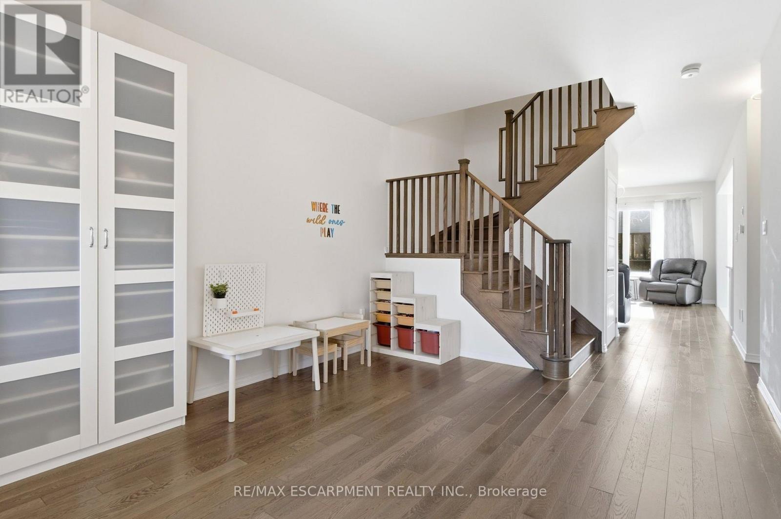 8 Magdalena Street, Hamilton, Ontario  L8K 5R9 - Photo 4 - X13688498