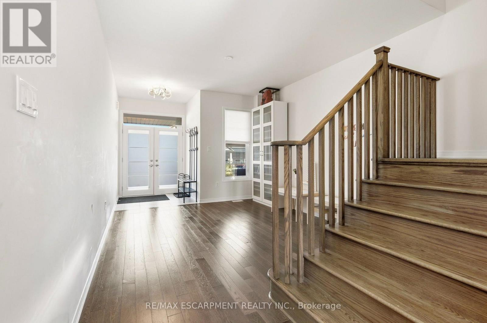 8 Magdalena Street, Hamilton, Ontario  L8K 5R9 - Photo 6 - X13688498