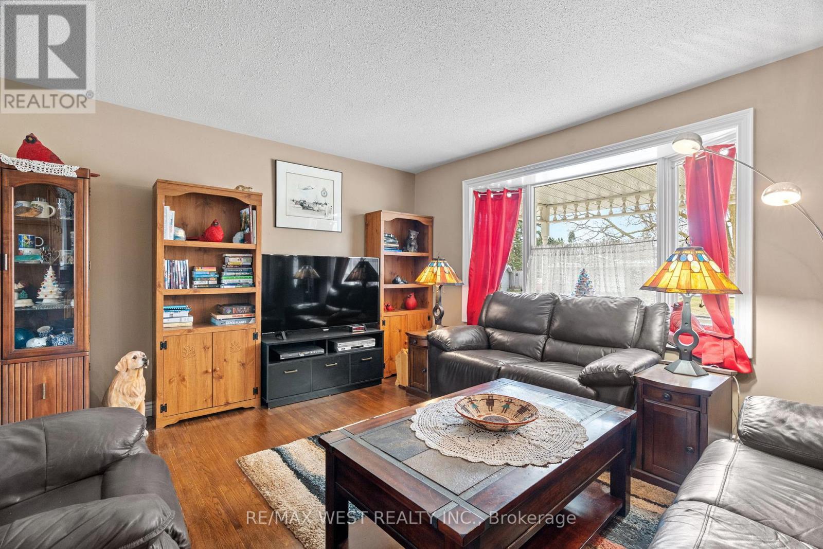 96 Langford Drive, Lucan Biddulph, Ontario  N0M 2J0 - Photo 3 - X13688596