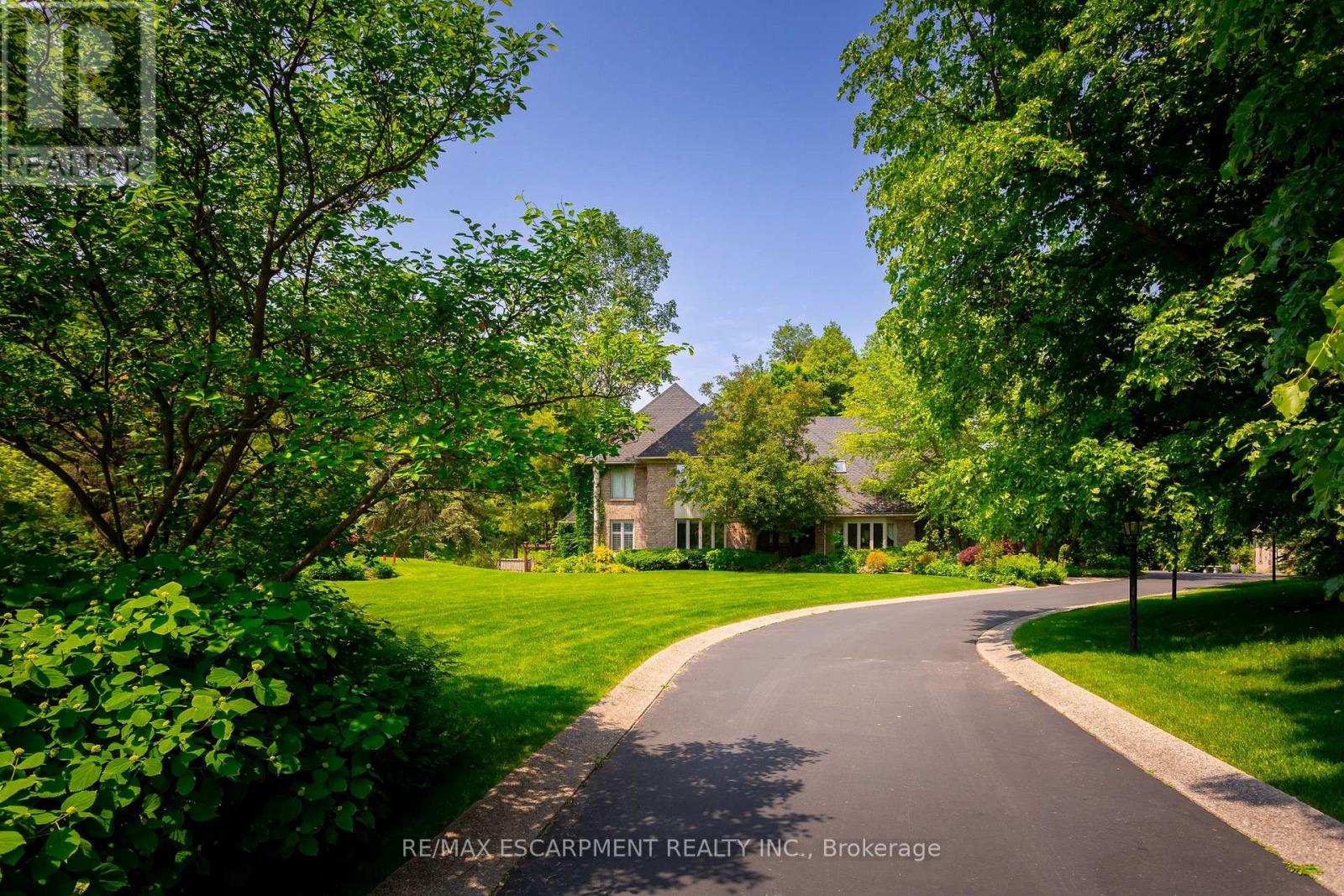 27 Blackberry Place, Hamilton, Ontario  L0R 1H2 - Photo 3 - X13688628