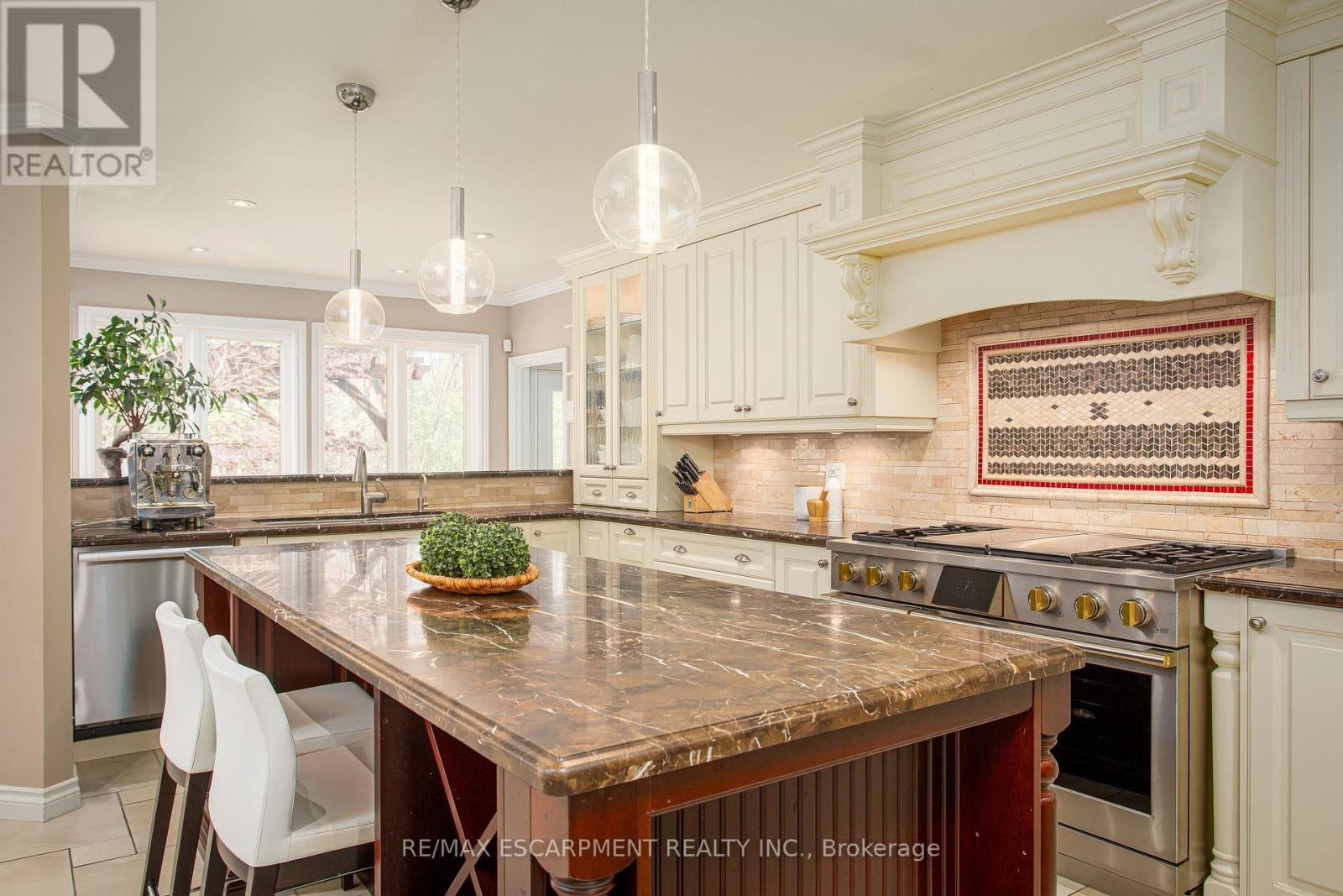 27 Blackberry Place, Hamilton, Ontario  L0R 1H2 - Photo 6 - X13688628