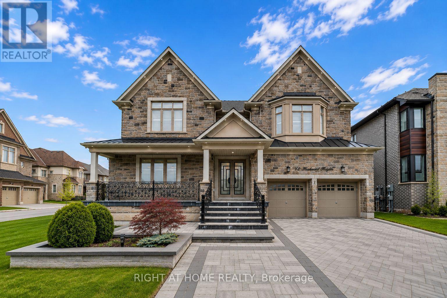 12 HACKWOOD HEIGHTS, Brampton, Ontario