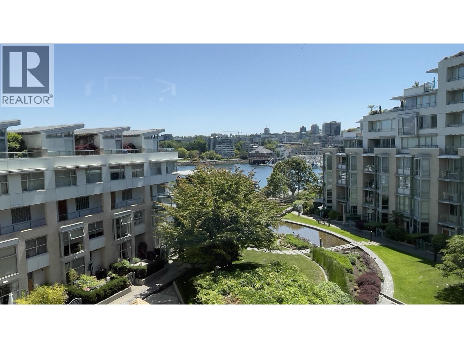 605 1228 Marinaside Crescent, Vancouver, British Columbia  V6Z 2W4 - Photo 2 - R3156217