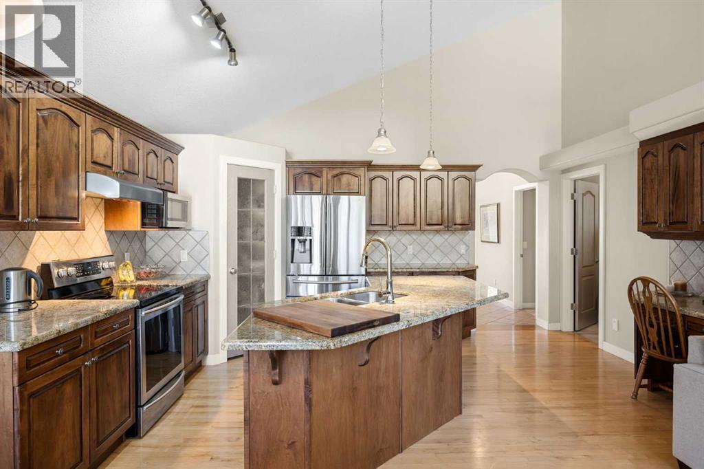 93 Coach Court SW, Calgary, Alberta  T3H 4P7 - Photo 17 - A2324190