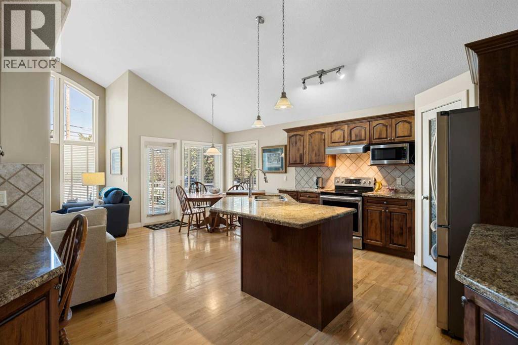 93 Coach Court SW, Calgary, Alberta  T3H 4P7 - Photo 14 - A2324190
